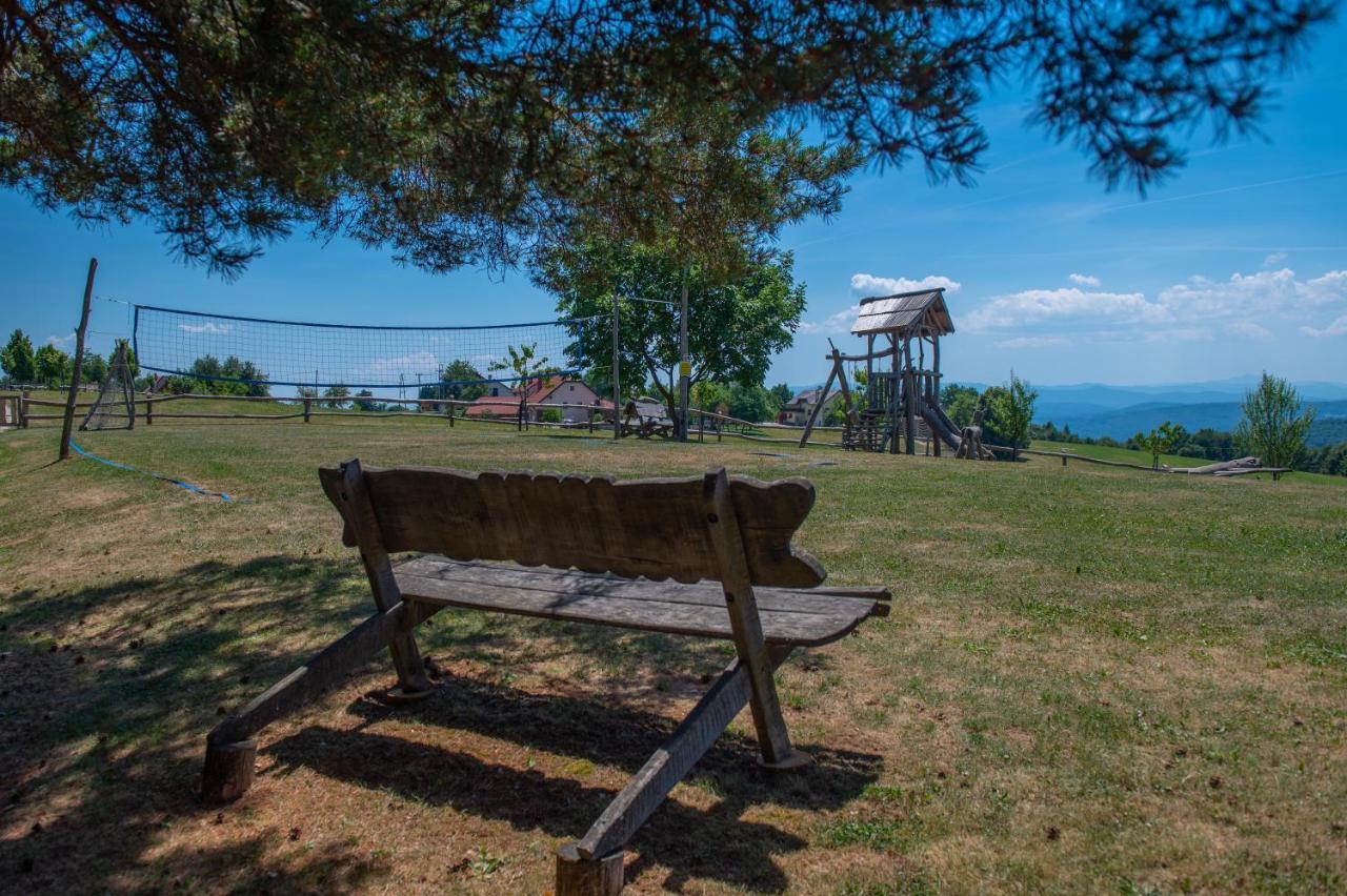 Holiday Home Ernest Zelezni With Hot Tub Ivancna Gorica Eksteriør bilde
